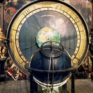 Clocks from different eras - Maison Alcée